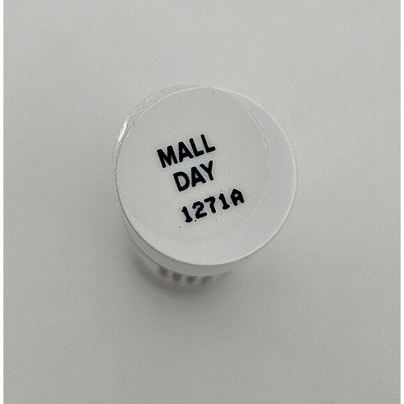 Younique Weekend Lip Butter Mall Day New in Box Discontinued - Picture 8 of 8